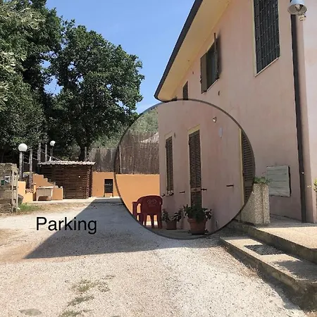 Locazione Turistica Sita In Via Ponte Di Ferro 2 A * Gualdo Cattaneo